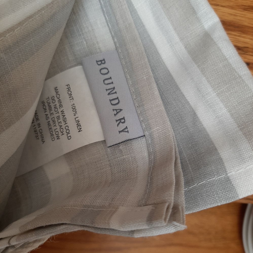 *BOUNDRY Stripe 100% Linen Napkins - Picture 2 of 4